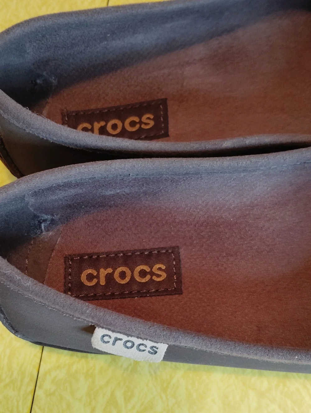 Women's Crocs Slip On Shoes Size 8